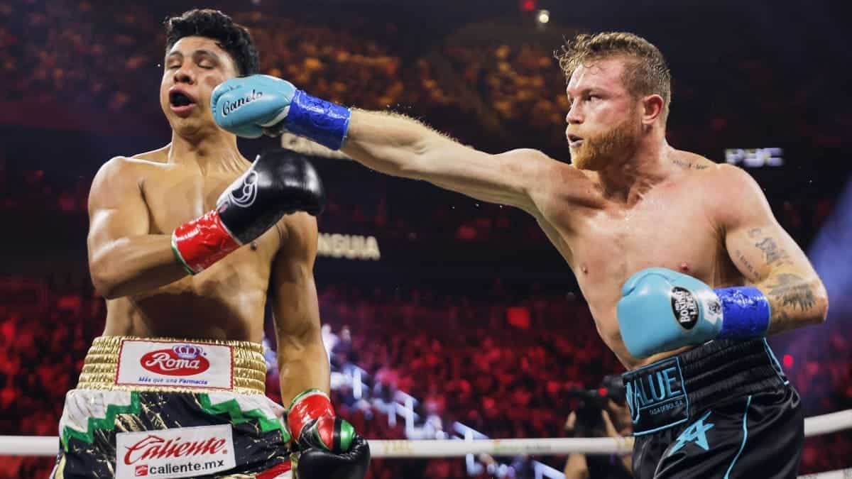 Canelo defeats Munguia