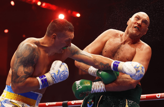 Usyk had to dig deep at times against Fury Photo Credit: Queensberry Promotions