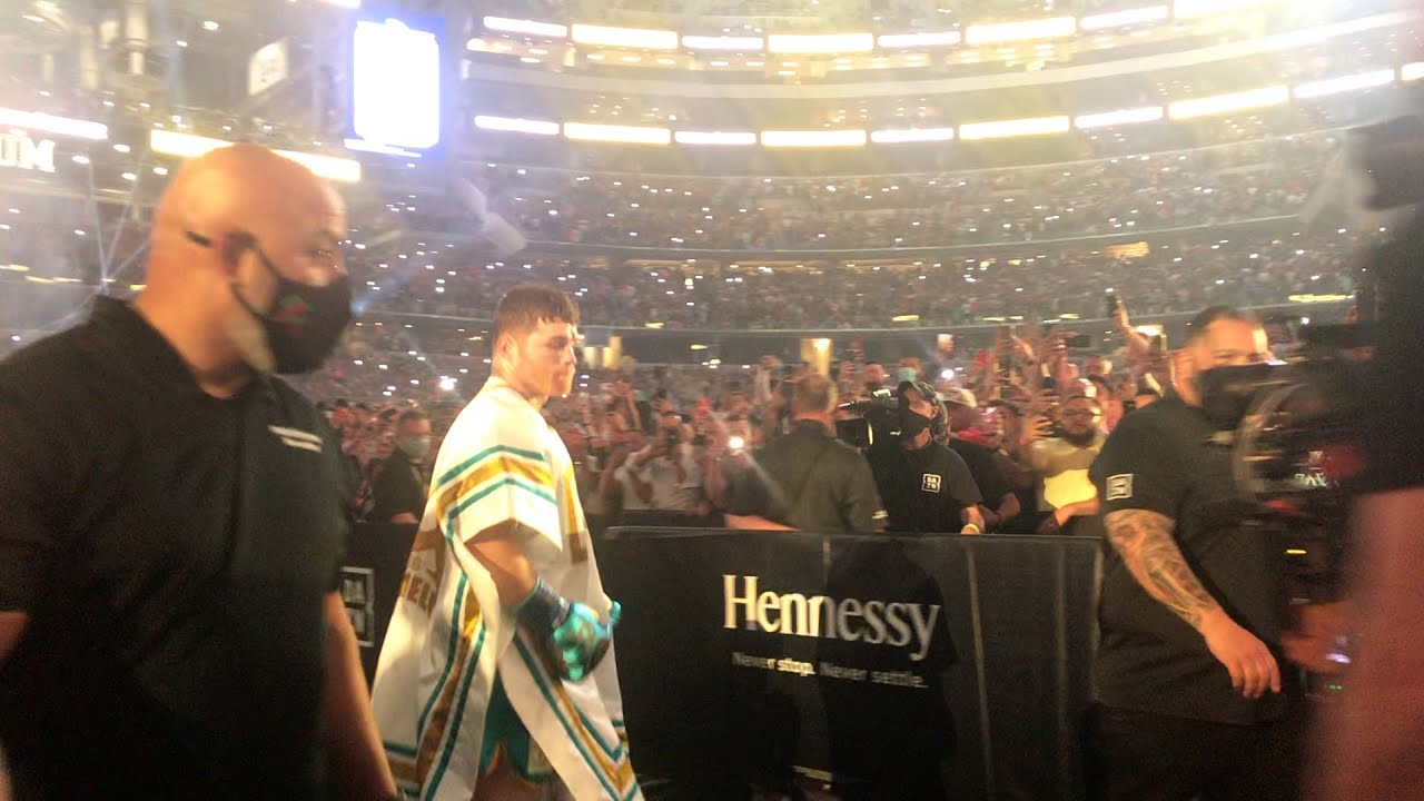 73,000 FANS GO CRAZY FOR CANELO DURING HIS WALKOUT! Canelo vs Billy Joe Saunders