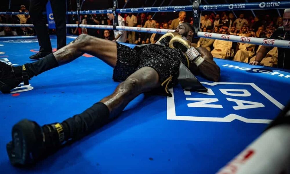 Deontay Wilder down Zhang