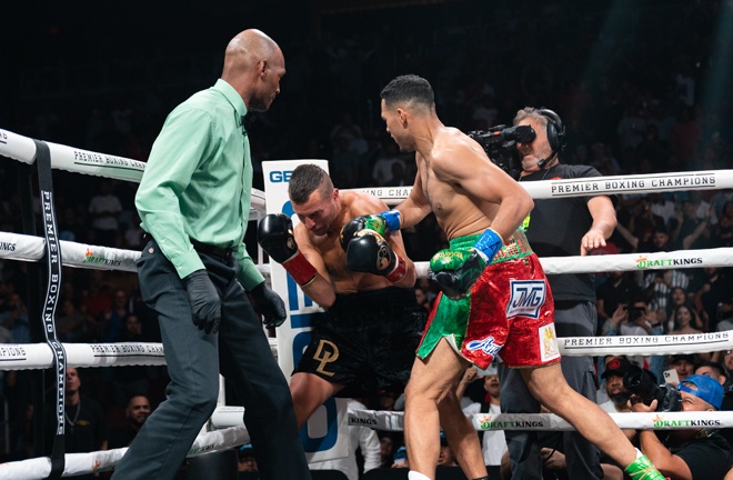 Benavidez had Lemieux down and out of the ropes in the second round Photo Credit: Esther Lin/SHOWTIME