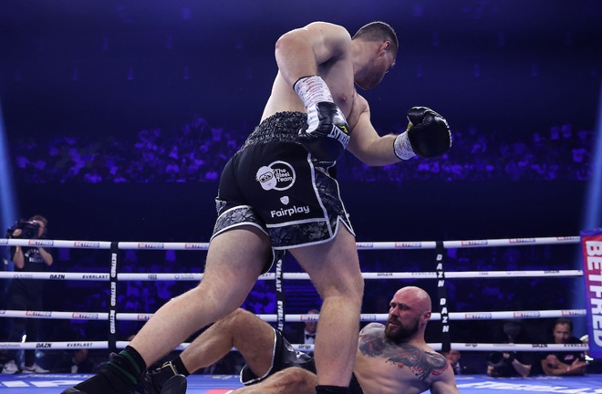 Fisher celebrates as Babic is stopped Photo Credit: Dave Thompson/Matchroom Boxing