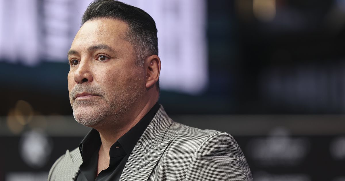 Oscar De La Hoya Reacts to Jake Paul vs. Mike Tyson Fight