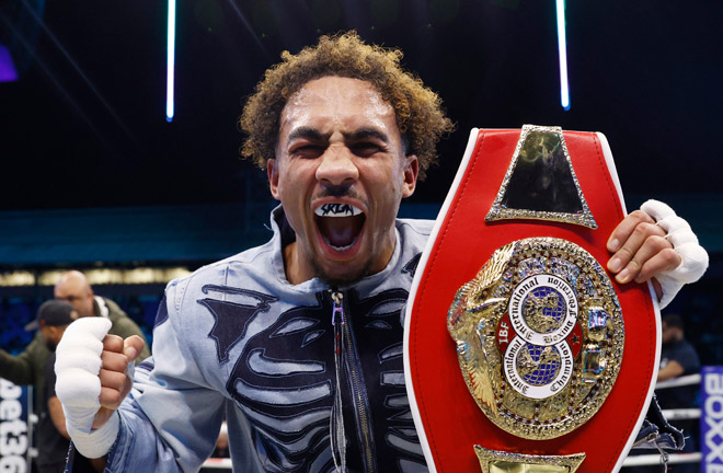 Eubank Jr returns against Szeremeta in Saudi Arabia on October 12 Photo Credit: BOXXER/Lawrence Lustig