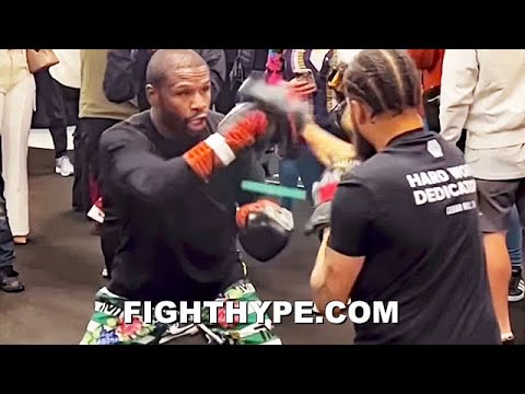 FLOYD MAYWEATHER LIGHTS UP MITTS AT AGE 45 LIKE HE'S 25; STILL GOT IT TRAINING FOR CLASH VS CHALMERS