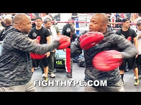 ROY JONES JR. TEACHES SIGNATURE MOVES; DROPS GEMS ON "COLDEST" STRAIGHT RIGHT/LEFT HOOK COMBO