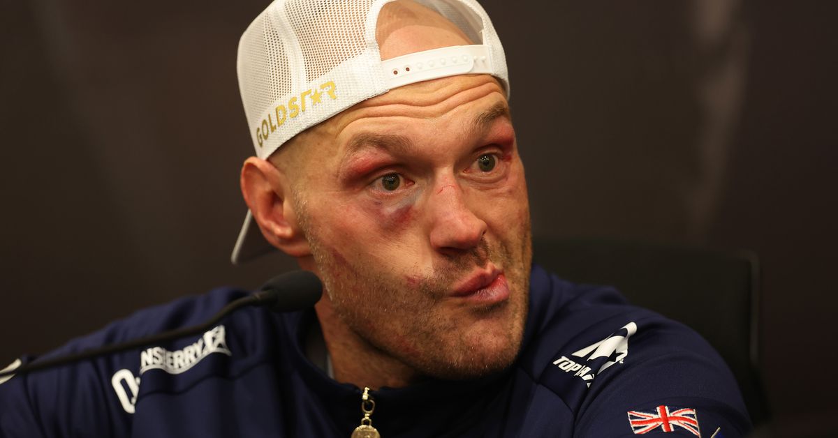 Tyson Fury reacts to the defeat against Oleksandr Usyk