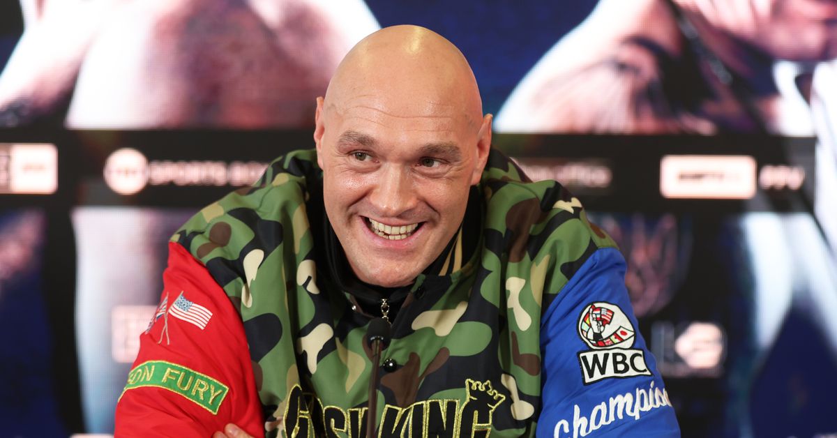 Tyson Fury shows off his ready physique before the fight with Oleksandr Usyk