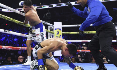 Navarrete knocked down Valdez three times to retain his WBO super featherweight crown Photo Credit: Mikey Williams/Top Rank