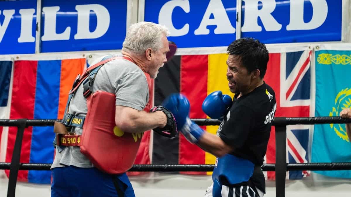 Manny Pacquiao and Freddie Roach training