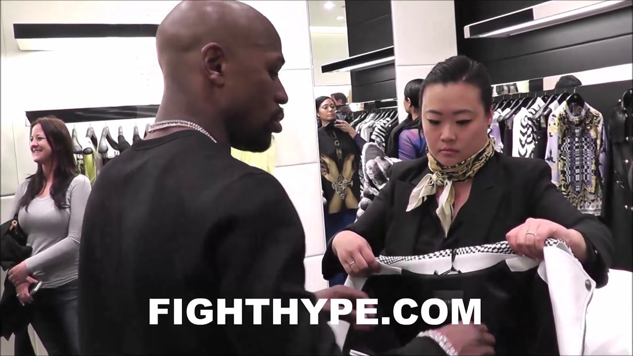 WHAT DOES FLOYD MAYWEATHER SHOP FOR PRIOR TO BIGGEST PAYDAY? VERSACE, PYTHON, GUCCI & MORE!