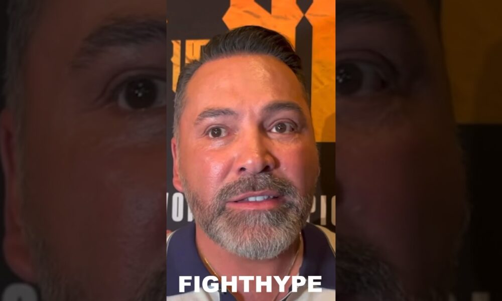 De La Hoya SAYS he BEATS Canelo EASY in his Prime: “A WALK IN THE PARK”