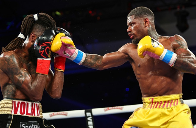 Williams and Volny had a pulsating 12 round battle Photo Credit: Melina Pizano/Matchroom