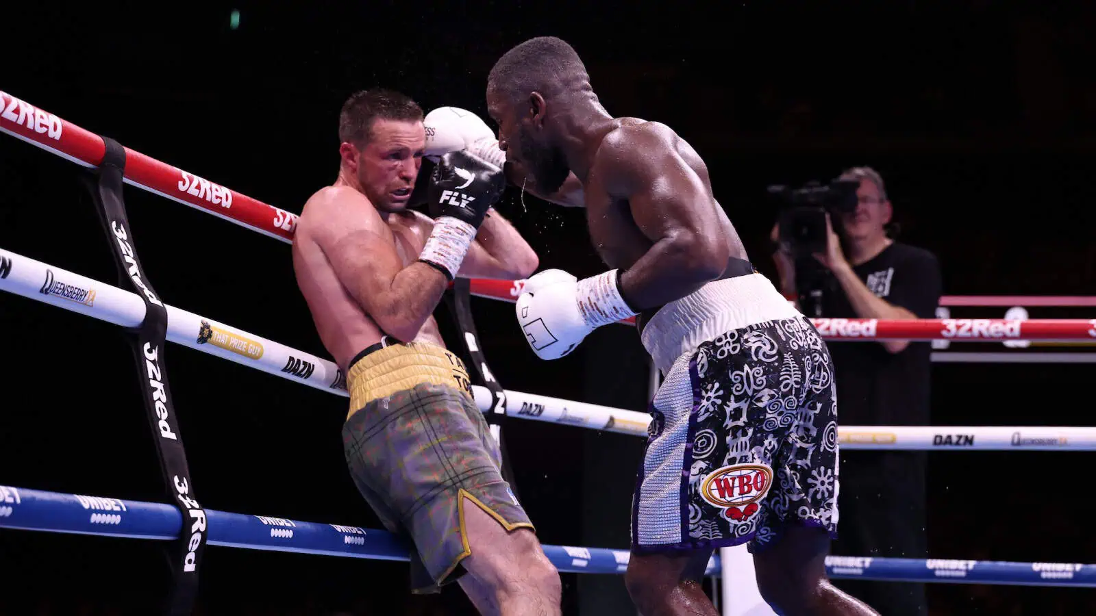 Ekow Essuman beats Josh Taylor