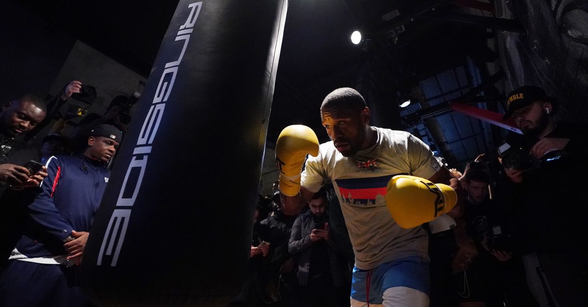Mayweather's Boxing and Fitness employees protest for a lack of remuneration