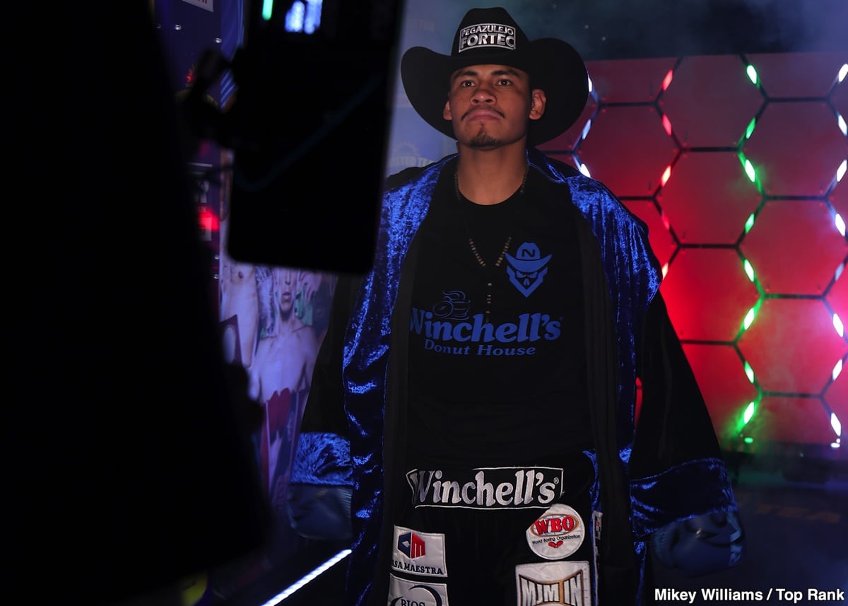 Image: Navarrete Claims Headbutt Caused Fight-Ending Cut, Remains Undecided on Rematch Despite Top Rank's Plans
