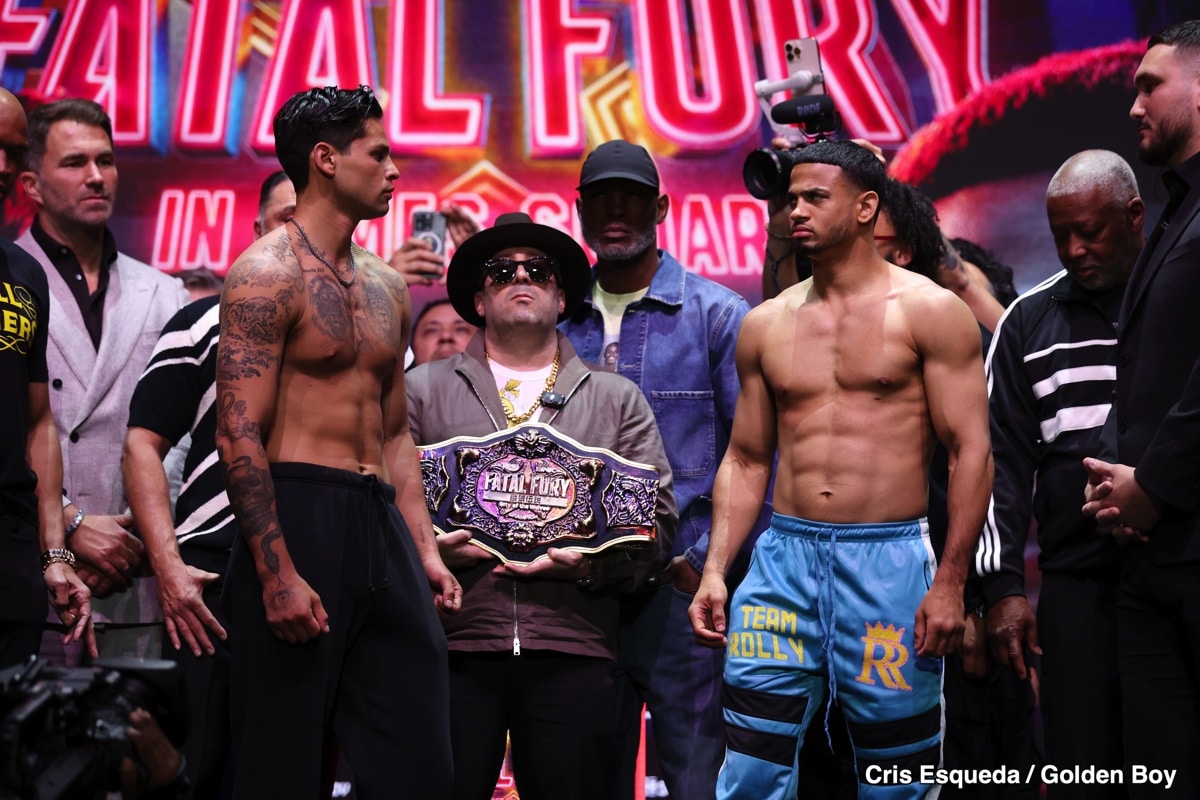 Image: Tonight's Live Results: Garcia vs. Rolly, Haney vs. Ramirez & Teofimo vs. Barboza Jr - Explosive Showdowns in Times Square