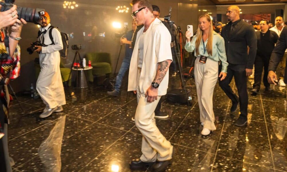 Image: Canelo Alvarez Fires Back at Terence Crawford: "He Needs to Do Something More Than Just Move" to Win