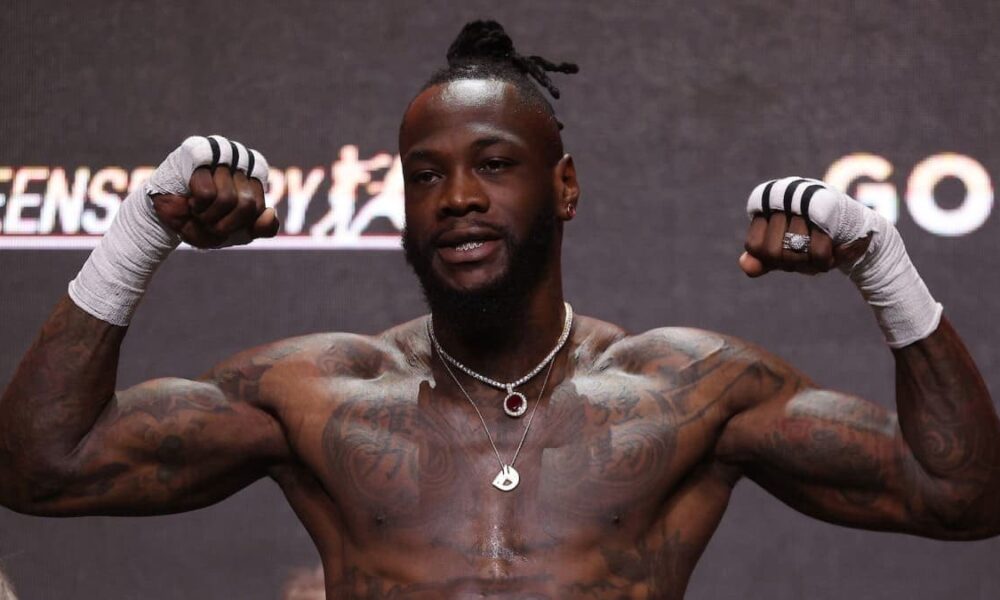 Deontay Wilder weighs 213 pounds, looks like a cruiserweight