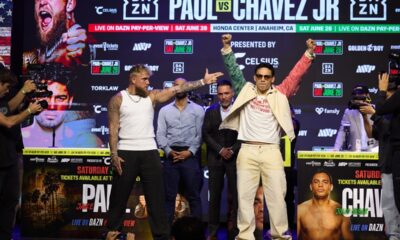 Image: Oscar De La Hoya Gives His Picks for Paul-Chavez Jr., Ramirez-Dorticos, and Schofield-Farmer This Saturday