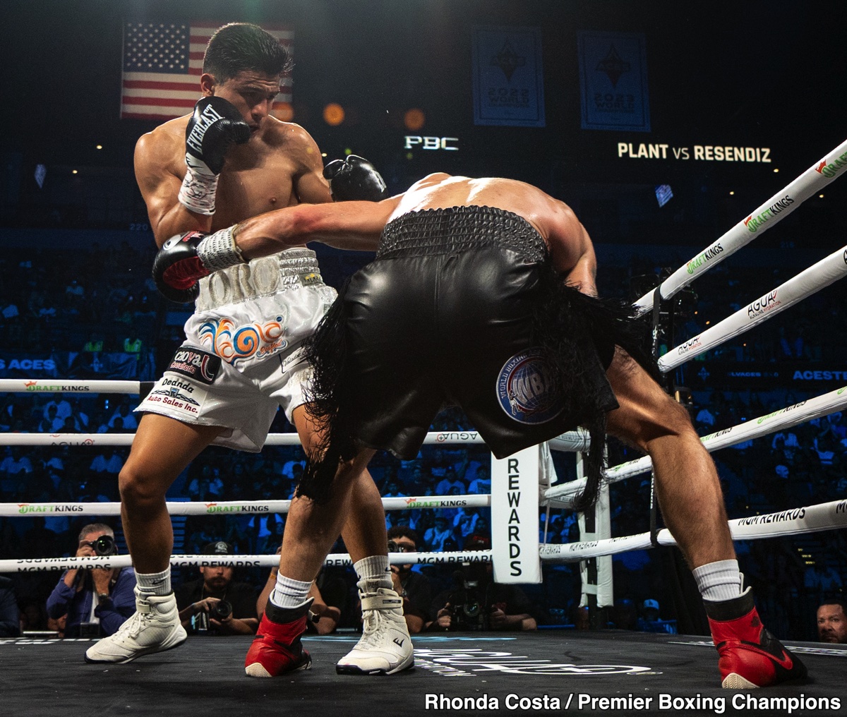 Image: Plant's Blunder: Fighting Resendiz on the Inside Derails Canelo Revenge Tour Plans