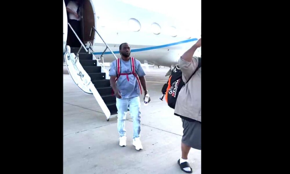 Image: Terence Crawford Lands in Las Vegas for Canelo Alvarez Press Conference
