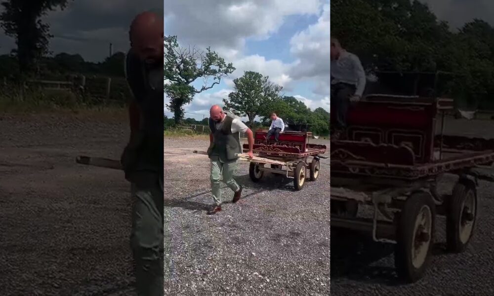 🤪 Tyson Fury's 𝘾𝙍𝘼𝙕𝙔 new training method