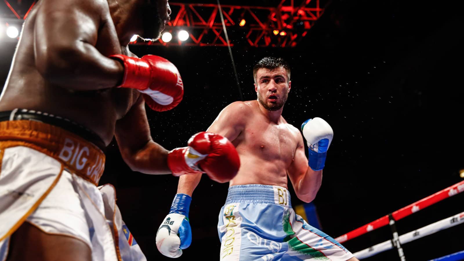 Bakhodir Jalolov wins.