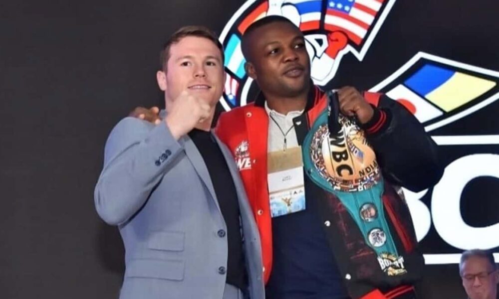 Canelo at the WBC Convention with Makabu in 2021