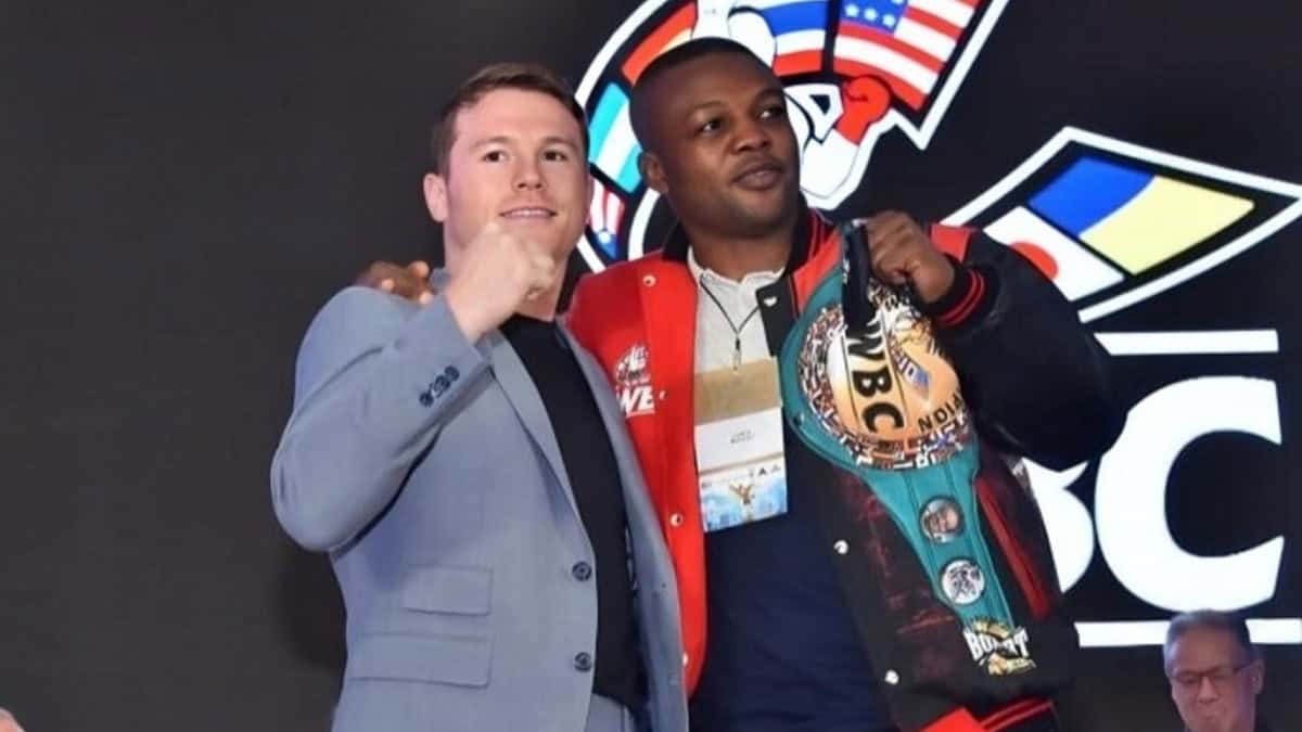 Canelo at the WBC Convention with Makabu in 2021