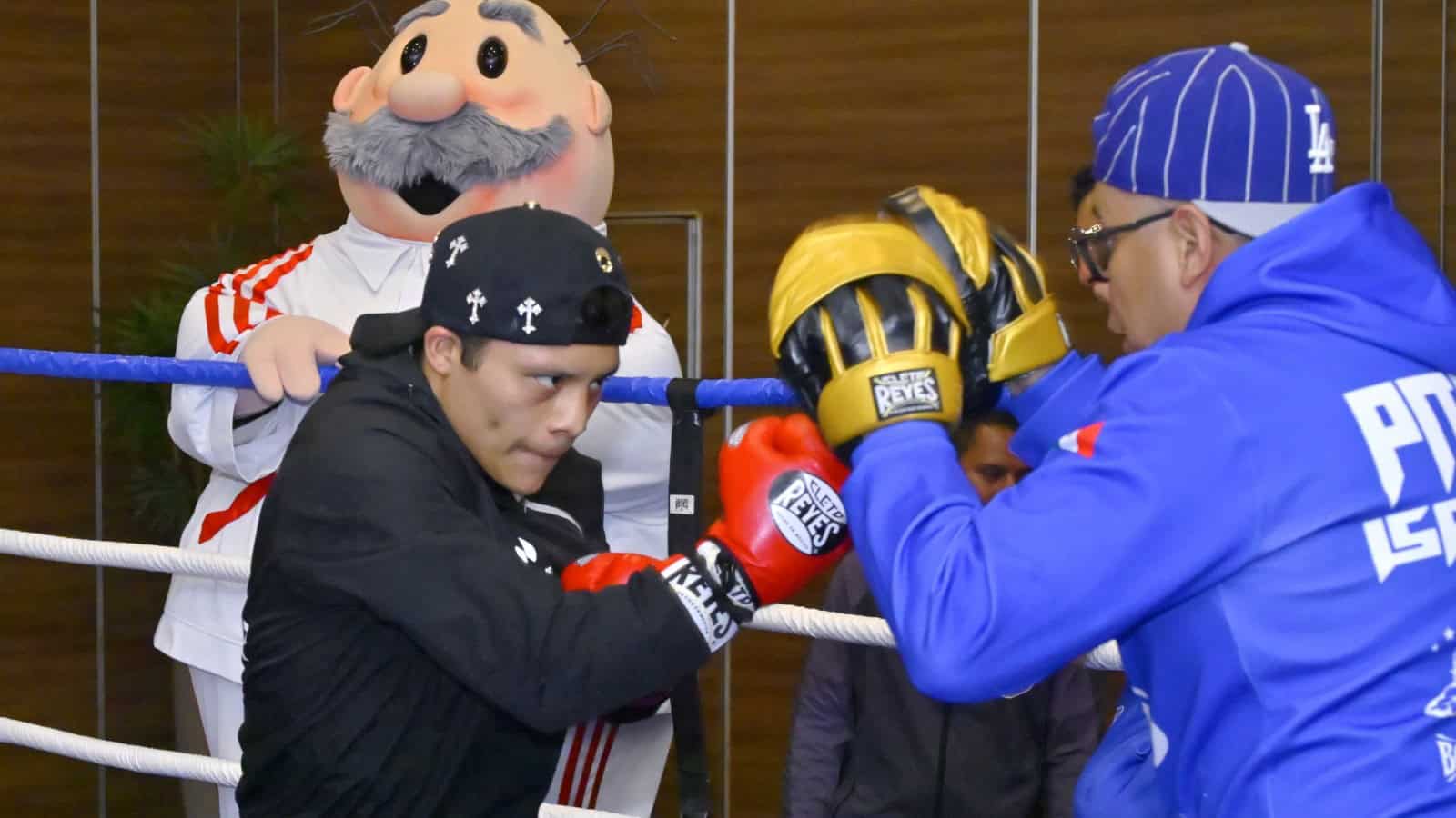 Isaac Cruz training for his next fight in July 2025