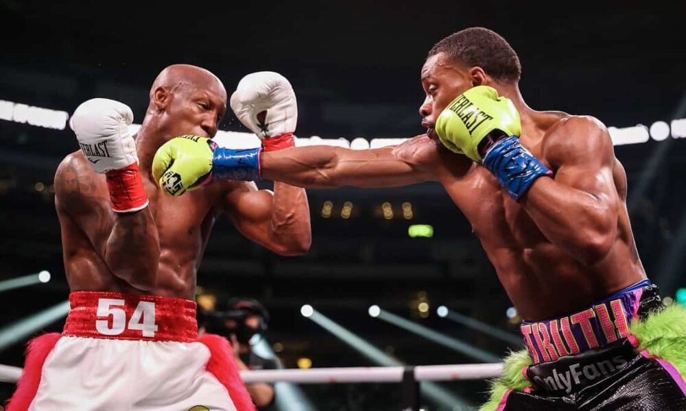 Errol Spence vs Yordenis Ugas in 2022