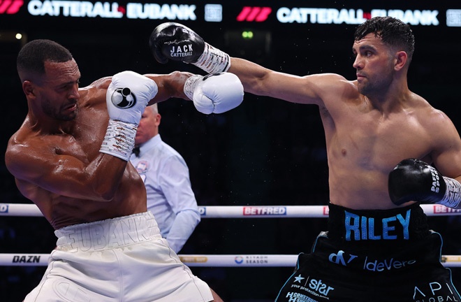Catterall left bloodied after clashing heads with Eubank Photo Credit: Mark Robinson Matchroom Boxing