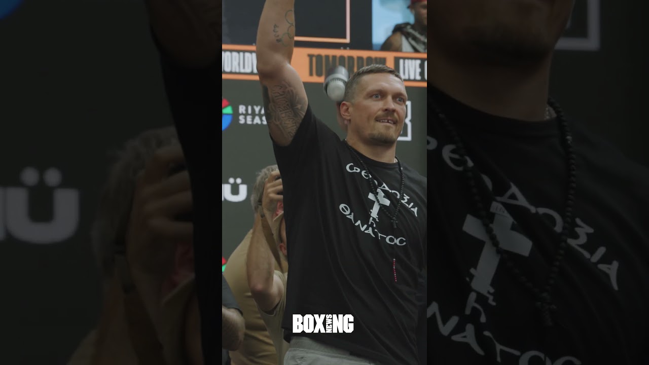 Oleksandr Usyk Acknowledges Fans At Dubois Weigh In