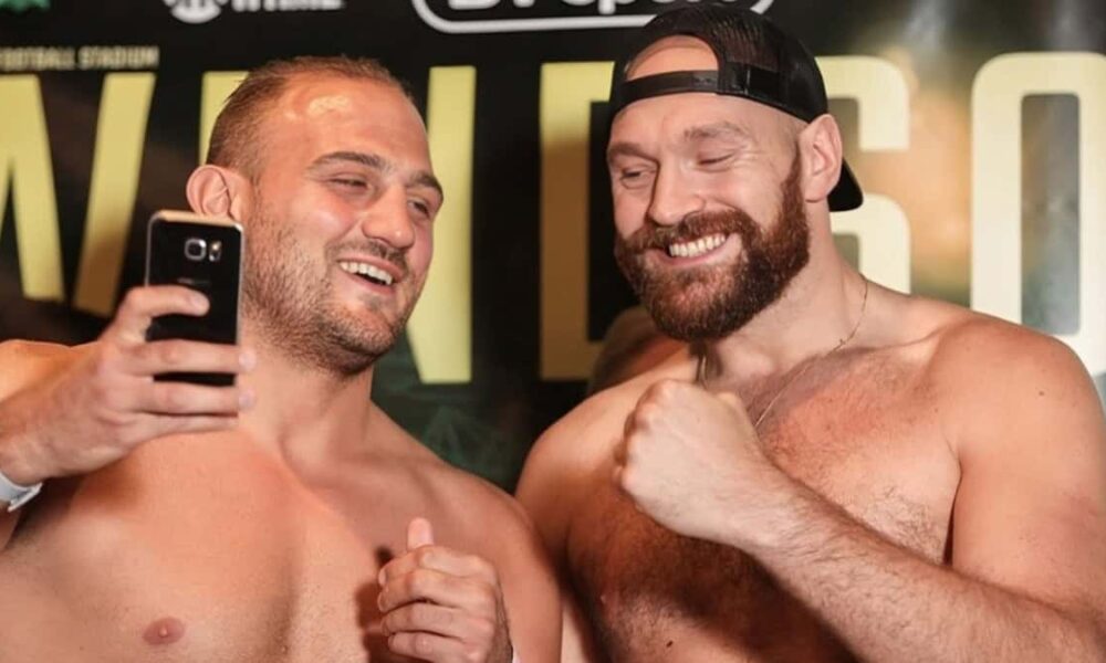 Tyson Fury gets a selfie with Francesco Pianeta