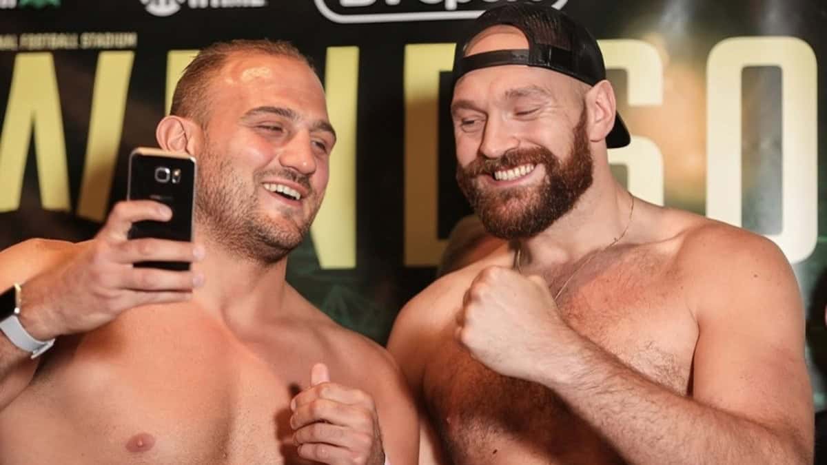 Tyson Fury gets a selfie with Francesco Pianeta