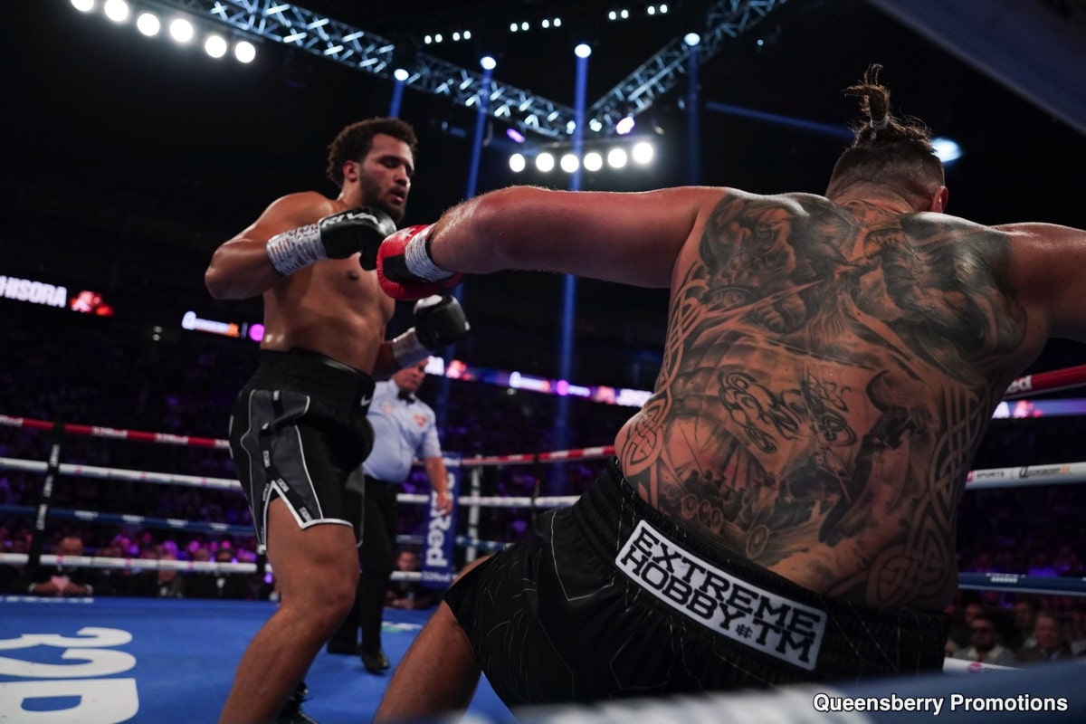 Image: Moses Itauma's Defensive Strategy: Is He Hiding a Glass Chin?