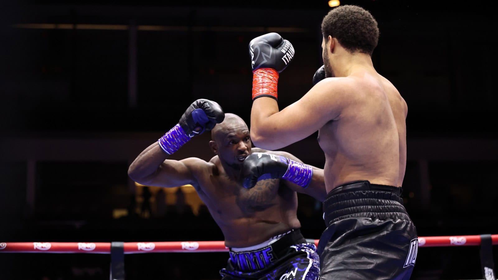 Moses Itauma knocks out Dillian Whyte
