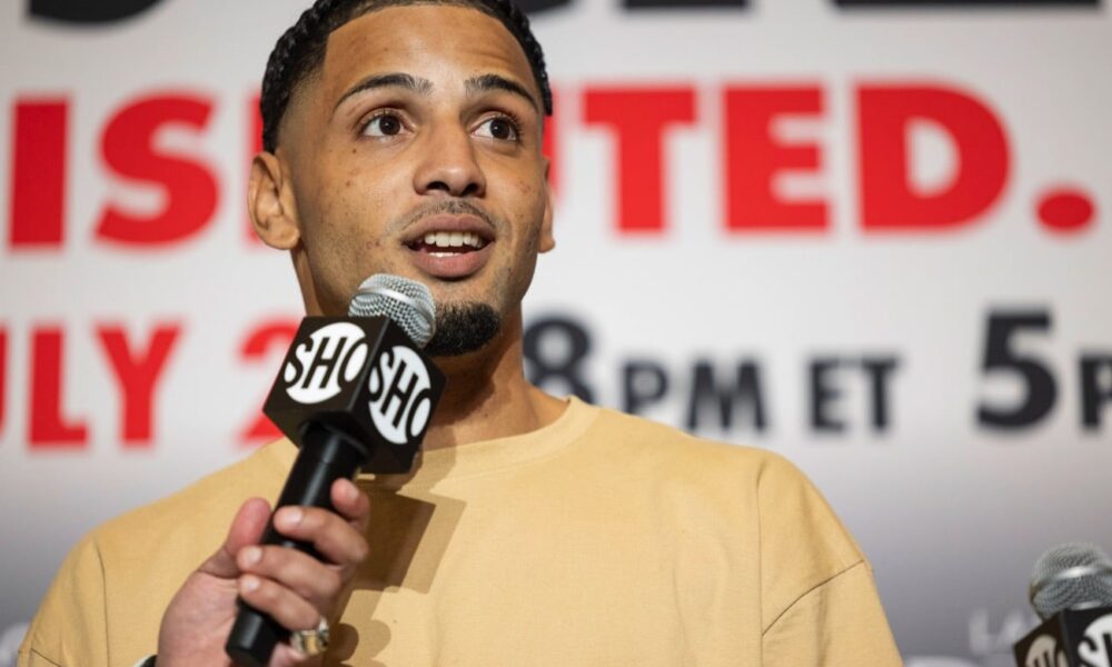 Image: Tellez Defends Interim WBA Title Against #1 Contender Baraou on Saturday