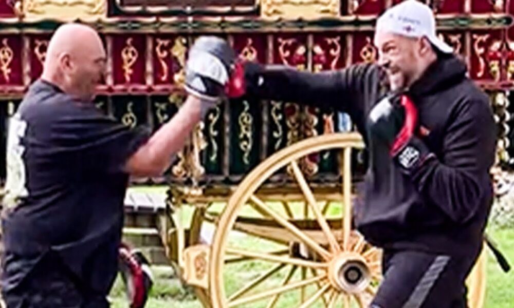 Tyson Fury GYPSY WORKOUT for Usyk Trilogy; goes BACK TO ROOTS with father Big John