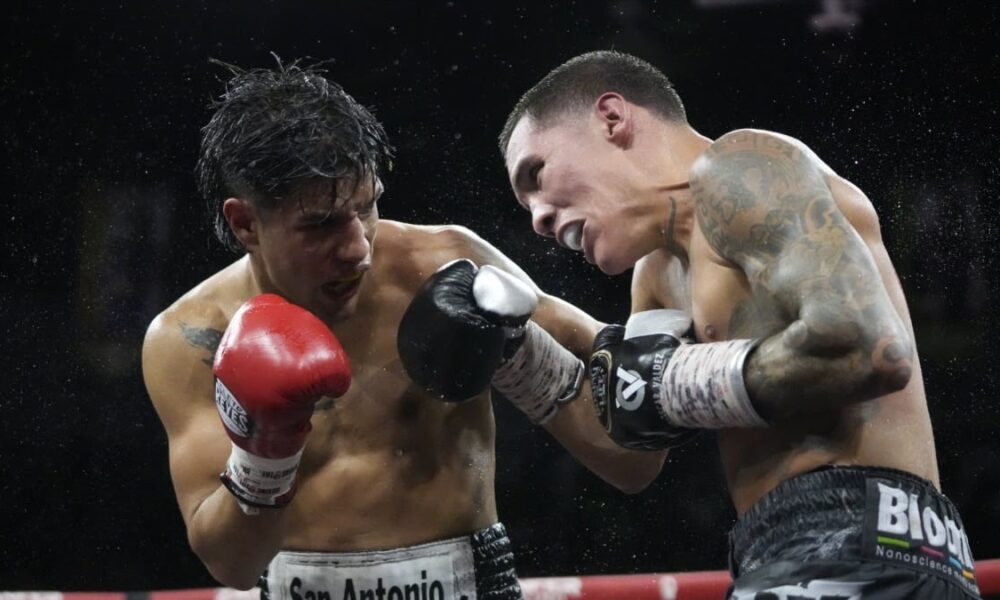 Image: Boxing Results: Oscar Valdez Wins, but His Struggles Against Ricky Medina Signal a Bleak Future