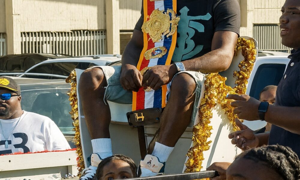 Image: Terence Crawford Flaunts $188,000 Gold Ring Belt During Omaha Victory Parade Over Canelo