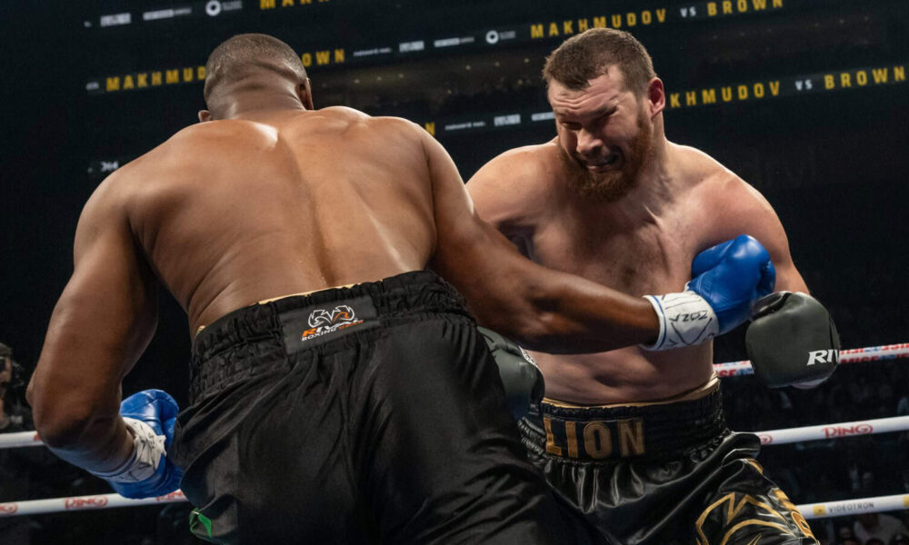 Arslanbek Makhmudov wins