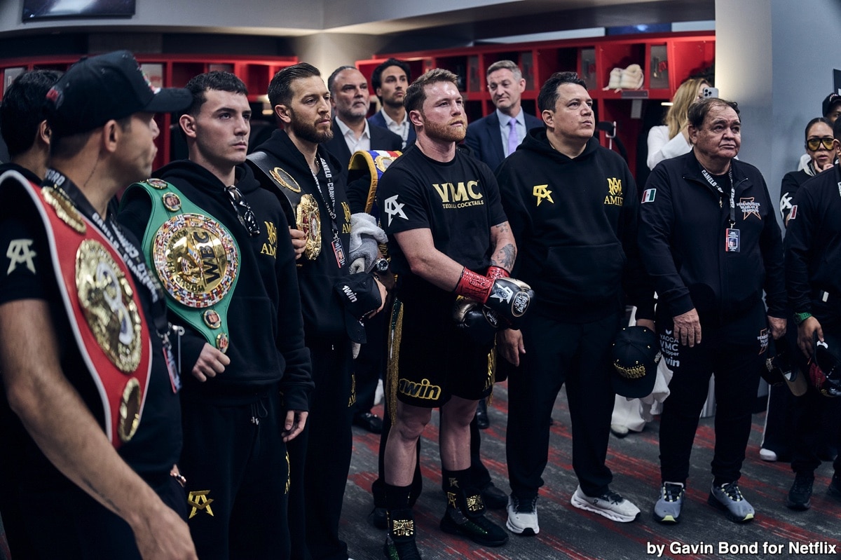 Image: De La Hoya's Argument for a New Trainer to Help Canelo Rediscover His Edge