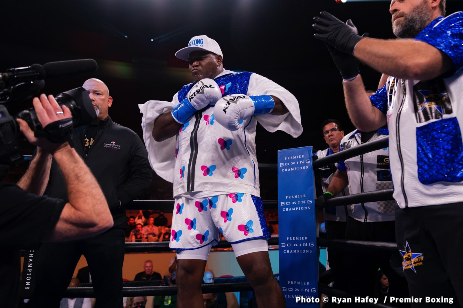 Image: Video: Luis Ortiz Crushes Penson in One – Heavyweight Grandad Still Chasing Paydays