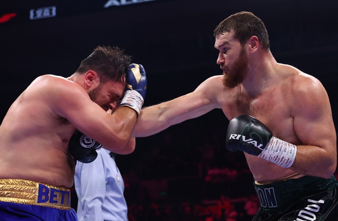 Allen had his moments against Makhmudov Photo Credit: Mark Robinson Matchroom Boxing