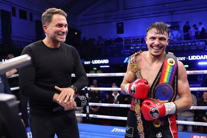 George Liddard stunned Kieron conway credit: Mark Robinson Matchroom Boxing.