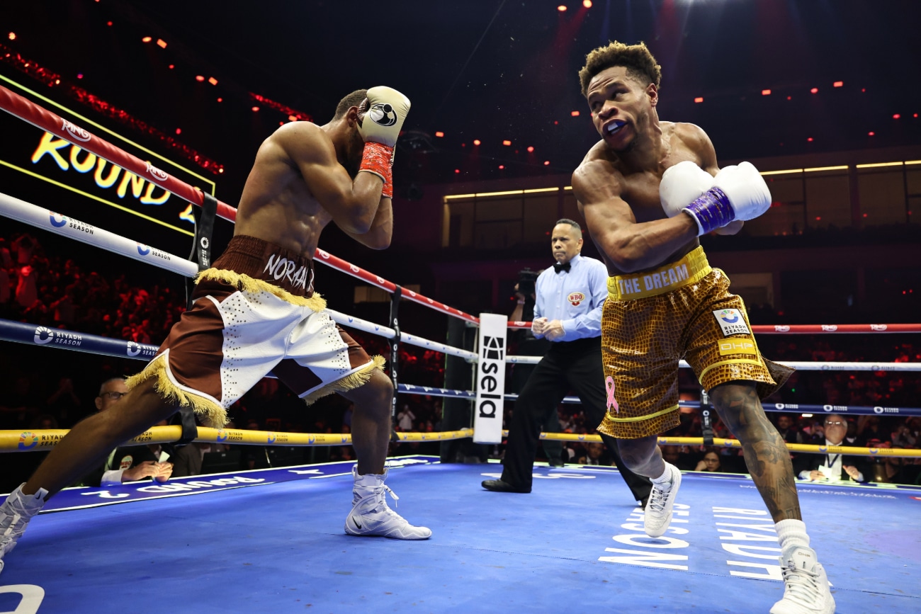 Image: Terence Crawford Praises Haney for “Shutting People Up,” but Fans Say They Watched a Terrified Clinch-Fest, Not a Statement Win