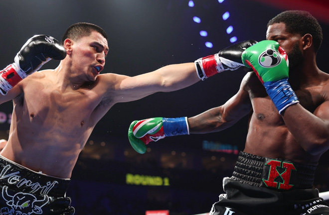 Ennis and Ortiz faced off Photo Credit: Cris Esqueda/Golden Boy via Getty Images