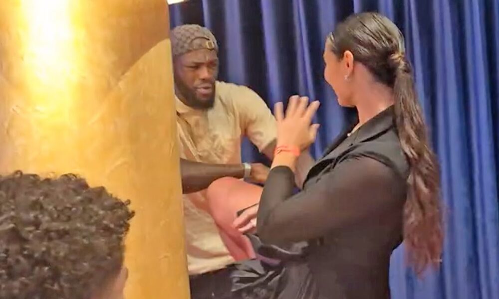 Deontay Wilder STUNNED by WOMENS KICKBOXING CHAMPS SKILLS